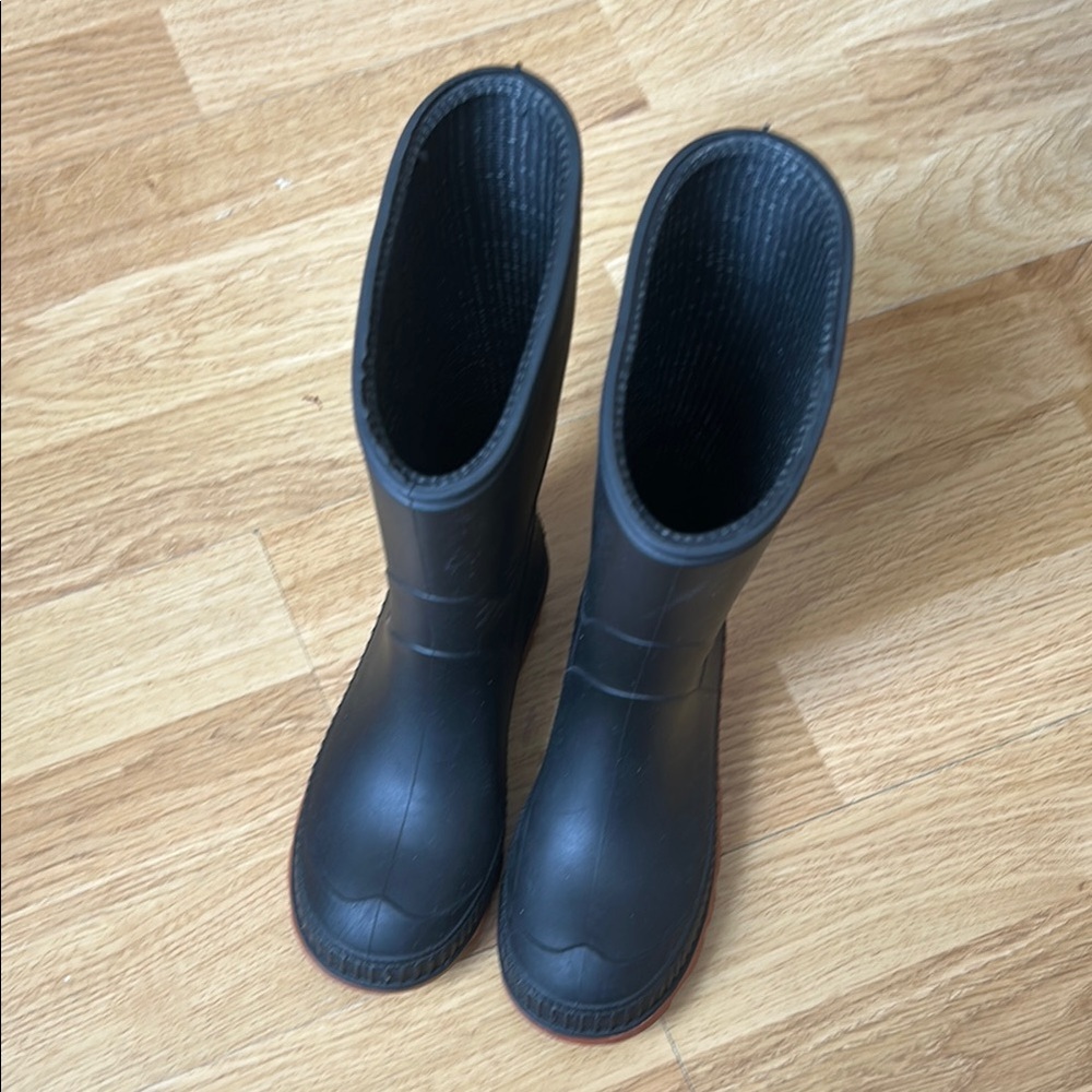 Like new - Black Rubber Rain Boots Little Kids size 12